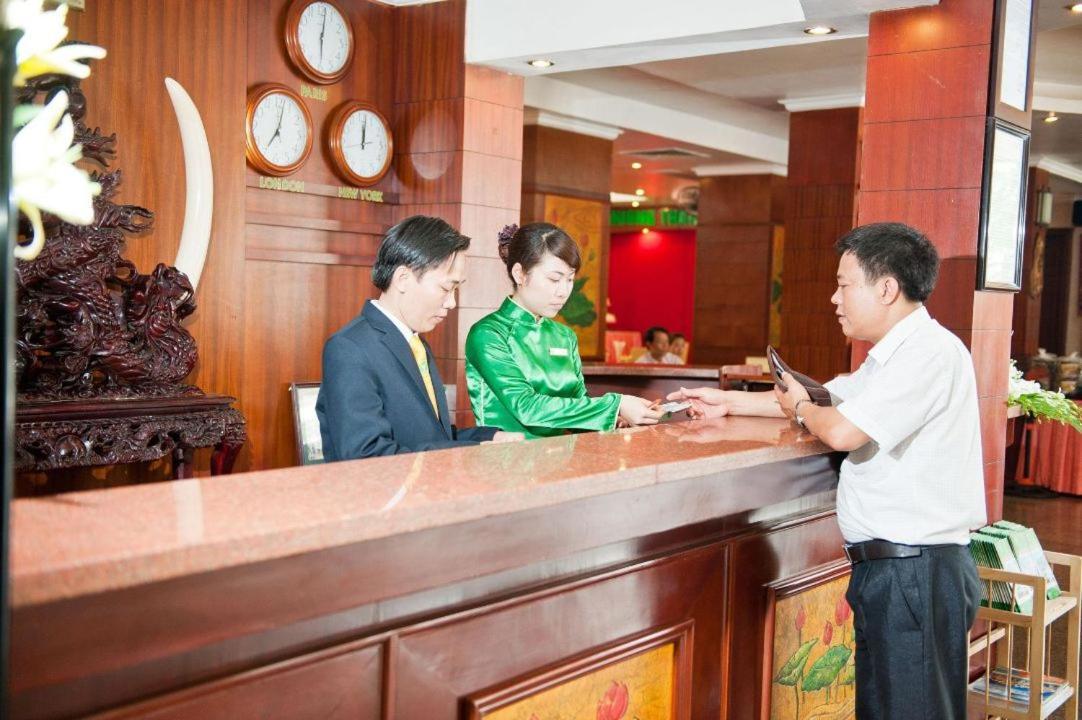 Muong Thanh Vinh Hotel Buitenkant foto